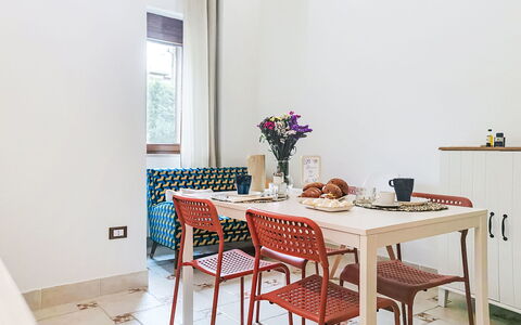 Rêve D'Or: Mobilia, Interior Design, Pavimentazione, Sedia, Legna, Pavimento, Tavolo, Cucina & Sala Da Pranzo Tavolo, Sala Da Pranzo, Camera