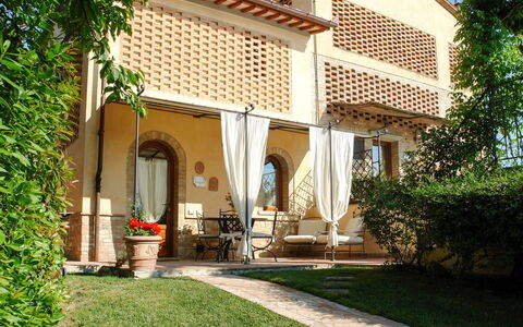 L' Ulivo: Proprietà, Costruzione, Casa, Immobiliare, Casa, Architettura, Cortile, Estate, Facciata, Hacienda