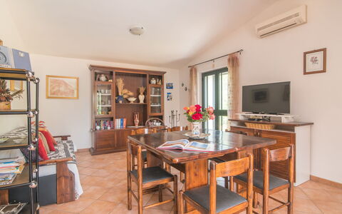 Stazzu Mendola: Mobilia, Tavolo, Legna, Cornice, Soggiorno, Mensola, Pianta Della Casa, Interior Design, Pavimento, Pavimentazione