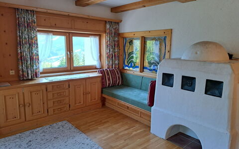 Ragusa: Mobilia, Finestra, Azzurro, Legna, Cabinetry, Interior Design, Architettura, Pavimento, Comfort, Soggiorno