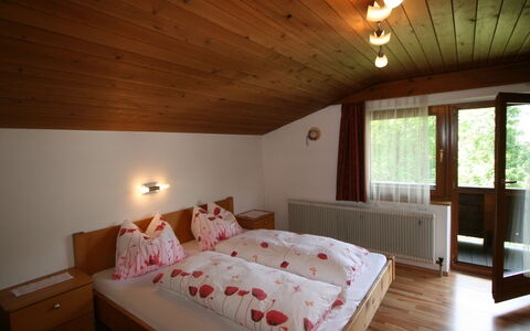Klocker: Proprietà, Mobilia, Finestra, Comfort, Legna, Illuminazione, Architettura, Interior Design, Pavimento