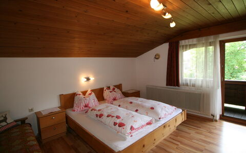 Klocker: Mobilia, Finestra, Costruzione, Comfort, Legna, Interior Design, Pavimento, Pavimentazione, Color Legno