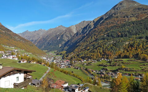Pult: Cielo, Montagna, Ecoregione, Paesaggio Naturale, Highland, Pianta, Costruzione, Casa, Albero, Pendenza