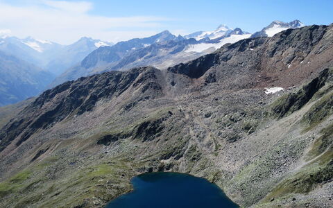 Pult: Montagna, Cielo, Acqua, Nube, Paesaggio Naturale, Pendenza, Terreno, Lago, Paesaggio