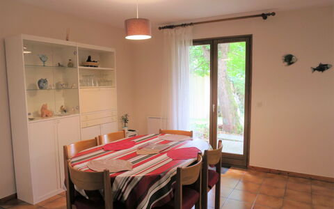 La Rose des Sables: Camera, Proprietà, Pavimento, Mobilia, Sala Da Pranzo, Costruzione, Tavolo, Soffitto, Interior Design, Casa