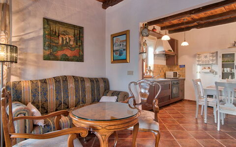 Bergmann: Proprietà, Camera, Costruzione, Mobilia, Interior Design, Soffitto, Casa, Immobiliare, Tavolo, Estate