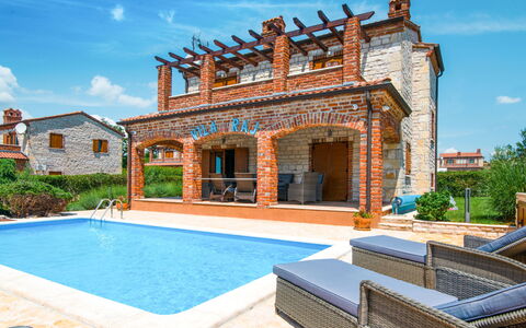 Bergmann: Proprietà, Costruzione, Casa, Immobiliare, Casa, Estate, Piscina, Dimora, Villa, Architettura