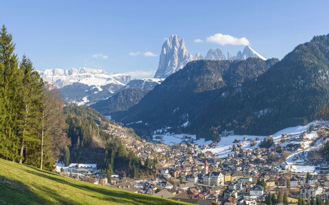 Kostner: Geografia Montane, Montagna, Collina, Highland, Catena Montuosa, Paesaggio, Hill Station, Terreno, Valle, Villaggio