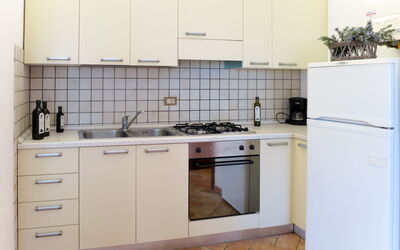 Vaniglia 649.3: Cucina, Cabinetry, Camera, Mobilia, Proprietà, Controsoffitto, Apparecchio Major, Cucina Stufa, Interior Design, Piastrella