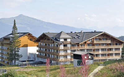 Sankt Michael im Lungau 644: Cielo, Pianta, Costruzione, Proprietà, Finestra, Montagna, Lotto, Urban Design, Nube, Quartiere