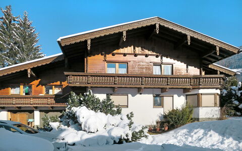 Josef: Neve, Proprietà, Casa, Inverno, Casa, Costruzione, Tetto, Immobiliare, Architettura, Villetta