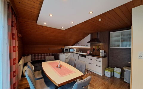 Schragl: Mobilia, Cabinetry, Proprietà, Costruzione, Controsoffitto, Sedia, Legna, Tavolo, Interior Design, Cucina