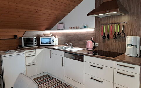 Schragl: Cabinetry, Controsoffitto, Proprietà, Mobilia, Costruzione, Lavello, Rubinetto, Cucina Stufa, Cassetto, Elettrodomestico Da Cucina