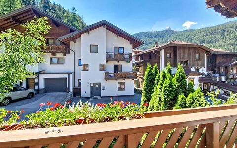Beate: Casa, Casa, Villetta, Villaggio, Balcone, Paesino Di Montagna