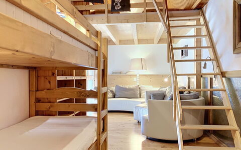 Les Cimes: Mobilia, Interior Design, Pavimentazione, Pavimento, Letto, Parete, Letto A Castello, Camera Da Letto, Legna, Camera