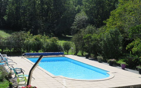 Les Grèzes: Acqua, Pianta, Piscina, Rettangolo, Albero, Tempo Libero, Shade, Erba, Paesaggio, Estate
