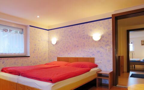 Faulhaber: Camera Da Letto, Camera, Mobilia, Letto, Interior Design, Proprietà, Telaio Del Letto, Parete, Materasso, Lenzuolo