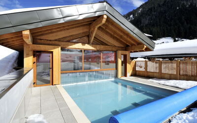 Châtel 647: Piscina, Proprietà, Casa, Tempo Libero, Costruzione, Tetto, Immobiliare, Casa, Architettura, Camera