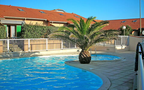Capbreton 190: Acqua, Cielo, Costruzione, Proprietà, Blu, Pianta, Azzurro, Finestra, Albero, Casa