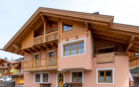 Soraga di Fassa 664: Costruzione, Cielo, Finestra, Legna, Quartiere, Zona Residenziale, Casa, Facciata, Immobiliare, Tetto
