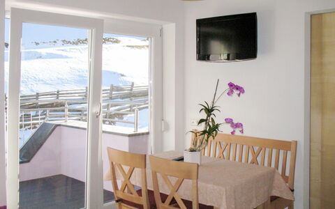 Sölden 730: Proprietà, Camera, Costruzione, Mobilia, Casa, Interior Design, Immobiliare, Tavolo, Pavimento, Sala Da Pranzo