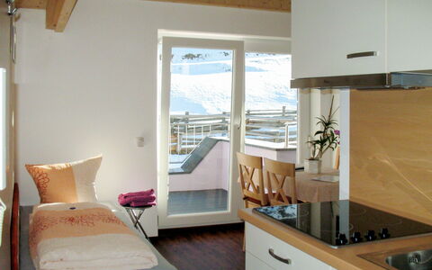 Sölden 730: Camera, Proprietà, Mobilia, Camera Da Letto, Costruzione, Letto, Interior Design, Casa, Pavimento, Architettura
