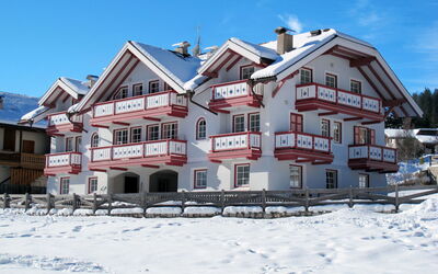Pozza Di Fassa 655: Neve, Casa, Proprietà, Casa, Inverno, Tetto, Costruzione, Immobiliare, Zona Residenziale, Cittadina