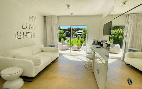 Alloggio:&nbsp;House Boat Small 733.2