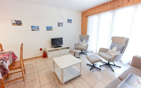 Thyon-Les Collons 634: Mobilia, Proprietà, Sedia, Comfort, Pavimentazione, Pavimento, Tenda, Soggiorno, Parete, Immobiliare