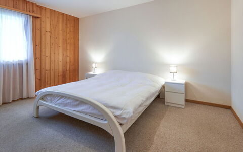 Thyon-Les Collons 634: Mobilia, Proprietà, Comfort, Legna, Letto, Interior Design, Shade, Pavimento, Telaio Del Letto