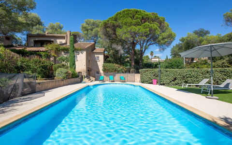 Alsabreizh: Acqua, Pianta, Proprietà, Giorno, Piscina, Azzurro, Albero, Natura, Cielo, Corpo D'Acqua