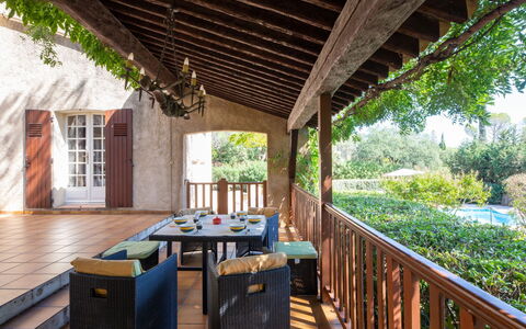 Alsabreizh: Proprietà, Pianta, Tavolo, Legna, Portico, Shade, Interior Design, Costruzione, Albero, Tempo Libero