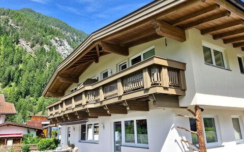 Längenfeld 656: Balcone, Paesino Di Montagna