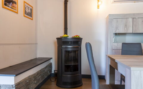 Cipresso: Proprietà, Cornice, Elettrodomestico Da Cucina, Legna, Stufa, Cucina Stufa, Elettrodomestico, Interior Design, Cucina, Pavimentazione