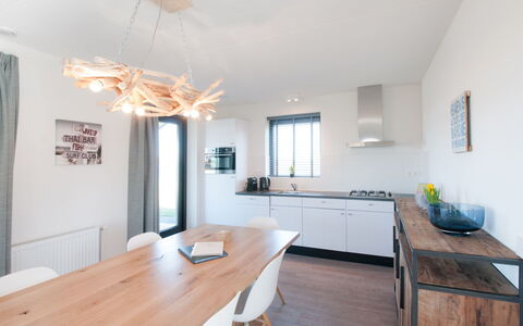 Oesterdam Resort: Camera, Proprietà, Mobilia, Interior Design, Pavimento, Pavimento In Legno, Costruzione, Soffitto, Casa, Sala Da Pranzo