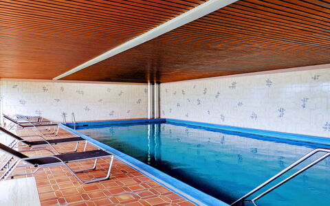 Vista Panorama: Piscina, Centro Ricreativo, Architettura, Proprietà, Tempo Libero, Costruzione, Parete, Soffitto, Casa, Camera