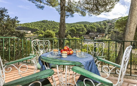 Sa Riera 603: Mobilia, Cielo, Proprietà, Tavolo, Pianta, Sedia, Natura, Albero, Mobili Da Esterno, Tavolo Esterno