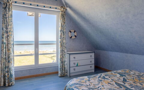 Chez Lilo: Mobilia, Proprietà, Azzurro, Legna, Tessile, Cabinetry, Comfort, Shade, Interior Design, Pavimento