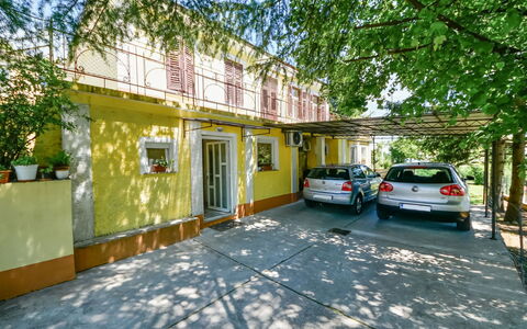 Sandra: Proprietà, Immobiliare, Costruzione, Casa, Veicolo, Casa, Auto, Architettura, Villetta, Car Famiglia