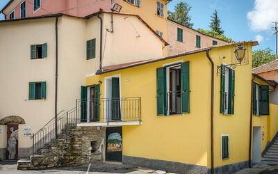 Valloria 602: Finestra, Costruzione, Proprietà, Nube, Cielo, Pianta, Casa, Giallo, Legna