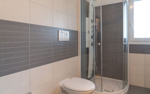 Residence Monica: Idraulico Fixture, Rubinetto, Lavello, Bagno, Lavandino Del Bagno, Legna, Costruzione, Interior Design, Pavimento
