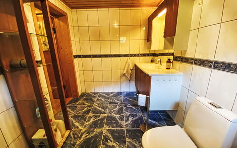 Strand: Interior Design, Giallo, Pavimento, Pavimentazione, Lavello, Legna, Bagno, Soffitto