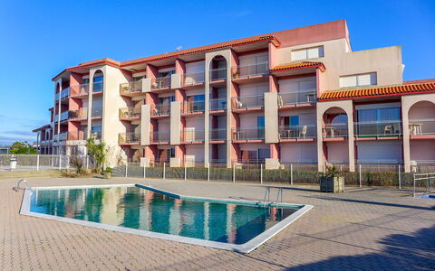 Mer et Golf: Costruzione, Casa, Parete, Finestra, Tetto, Casa, Zona Residenziale, Facciata, Arbusto