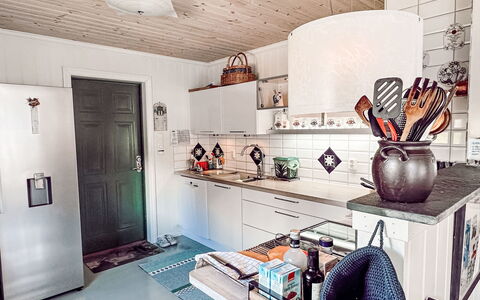 Villa Esefjord: Proprietà, Costruzione, Cabinetry, Controsoffitto, Illuminazione, Interior Design, Cucina, Cucina Stufa, Casa, Elettrodomestico Da Cucina