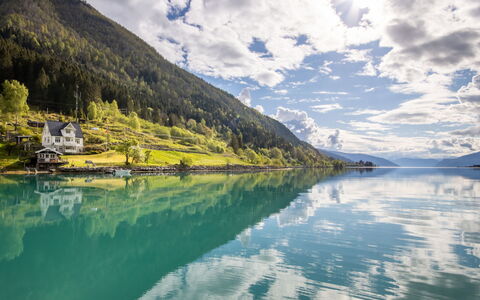 Villa Esefjord: Acqua, Geografia Montane, Montagna, Corpo D'Acqua, Paesaggio Naturale, Highland, Collina, Banca, Alveo, Lago