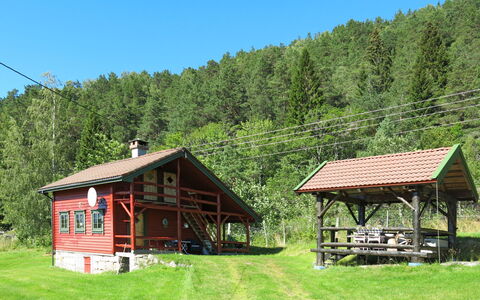 Målsnes: Cielo, Costruzione, Pianta, Ecoregione, Paesaggio Naturale, Casa, Albero, Lotto, Legna, Highland