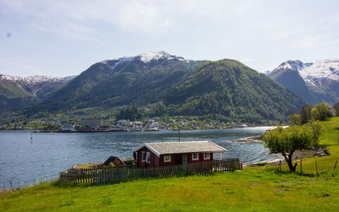 Naustvollen: Acqua, Cielo, Nube, Montagna, Pianta, Paesaggio Naturale, Lago, Albero, Highland, Costiera E Morfologie Oceanic