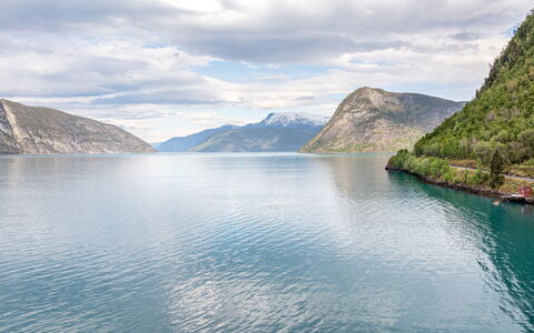 Hovsfjellet: Blu, Acqua, Risorse Idriche, Geografia Montane, Montagna, Corpo D'Acqua, Paesaggio Naturale, Alveo, Highland, Costiera E Morfologie Oceanic