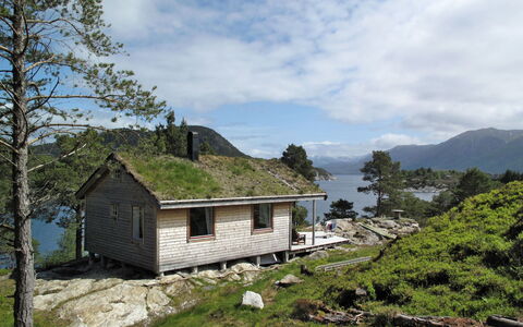 Svanöy: Nube, Cielo, Pianta, Finestra, Montagna, Costruzione, Paesaggio Naturale, Albero, Casa, Highland