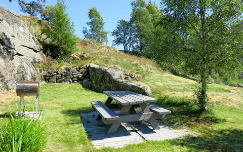 Nedregård: Pianta, Comunita 'Impianto, Cielo, Panchina, Albero, Paesaggio Naturale, Mobili Da Esterno, Lotto, Arbusto, Pascolo